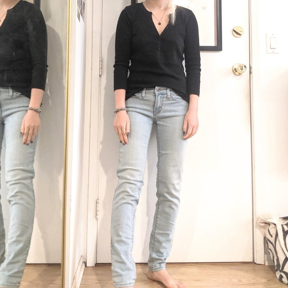 levi's light wash skinny jeans, size 27